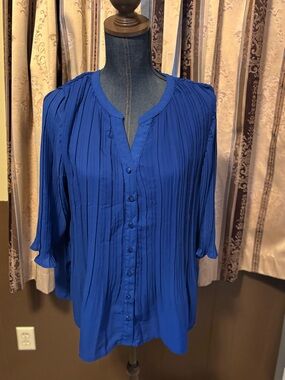 Croft & Barrow Cobalt Blue Pleated Button-Front Blouse